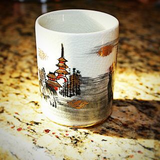 Antique Japanese 九谷 Kutani Fine Porcelain Tea Cup Hand Painted Ancient Landscape