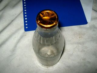 Vintage Dairy Farmers Milk Cooperative Embossed 1 Pt Gold Foil Top Milk Bottle 3