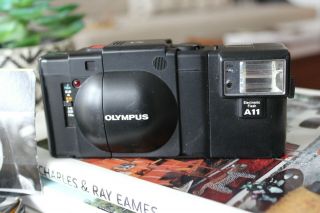 Olympus Xa Rangefinder 35mm Camera W/ A11 Flash 2.  8 - 22 Vintage Infinity