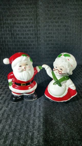 Vintage Dancing Santa & Mrs Claus salt and pepper shakers ceramic 2