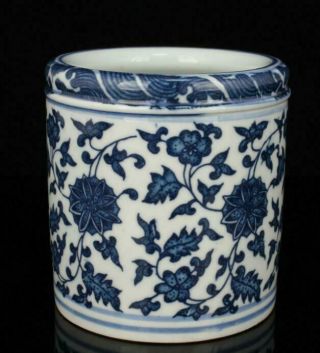 China Hand - Painted Flower Pattern Blue And White Porcelain Brush Pot /tb01
