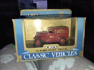 Ertl 1:43 Scale Die Cast Classic Vehicles 1932 Ford Panel Chicago Fire Truck NIB 3