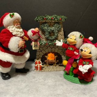 Dept 56 Possible Dreams Santa 2019 Mickey And Minnie’s Perfect Wreath 6003418