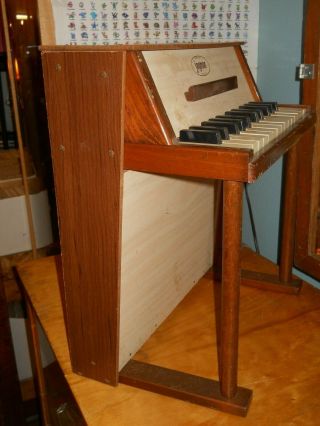 Vintage JAYMAR Children ' s tan/brown 25 KEY WOODEN PIANO Musical Instrument 3
