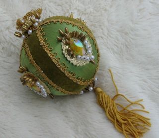 Handmade Victorian Style Christmas Ornament Green And Gold Magesty