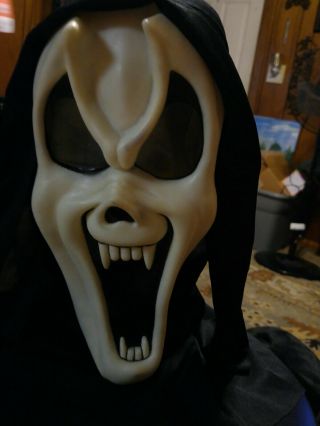 Easter Unlimited Fang Scream Glow In The Dark Halloween Mask