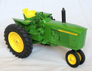 Ertl John Deere Toy Tractor 3010/4010 Metal Rims - N/F 2
