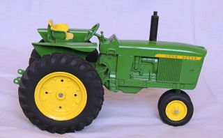 Ertl John Deere Toy Tractor 3010/4010 Metal Rims - N/F 3