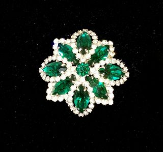 Vintage Signed Weiss Rich Emerald Green & Ice Rhinestone Star Brooch - Gift Boxed