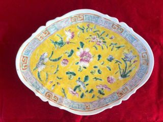 Good Antique Chinese Porcelain Famille Verte Hand Painted Footed Dish.