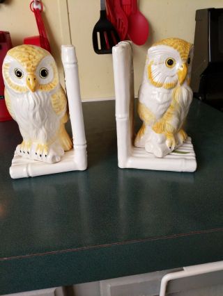 Pair Vintage Ceramic Owl Figures Bookends Heavy Yellow And White