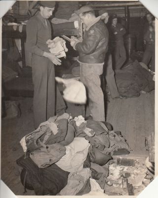 Wwii Photo Aaf Airmen Issued Gear 1944 At Bradley Field Connecticutt 55