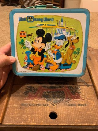 Vintage 1976 Walt Disney World Mickey Mouse Donald Duck Tin Lunch Box No Thermos