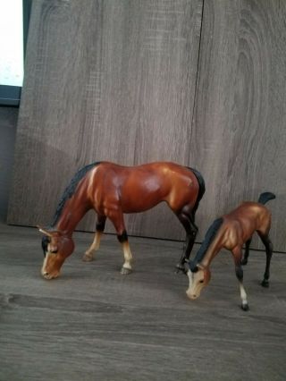 Breyer Vintage Grazing Mare And Foal