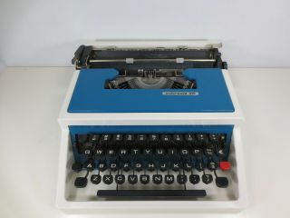 Underwood 315 Typewriter W/ Case Not Properly