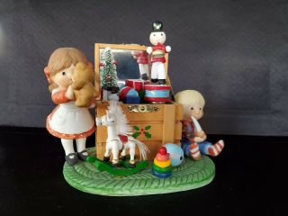 Enesco Country Cousins Christmas: Sarah And Skip With Christmas Toy Chest 1985