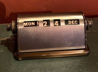 Vintage Park Serman Co.  Perpetual Rotating Numeral Desk Calendar