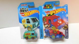 Hot Wheels - 1/64 2 Cars - Cool One Mario & The Mystery Machine Scooby Doo