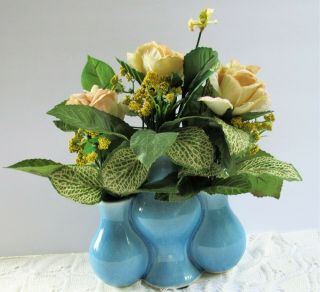 Vintage Connected Triple Vase Blue Crackle W " Aged " Roses Floral Arrangement