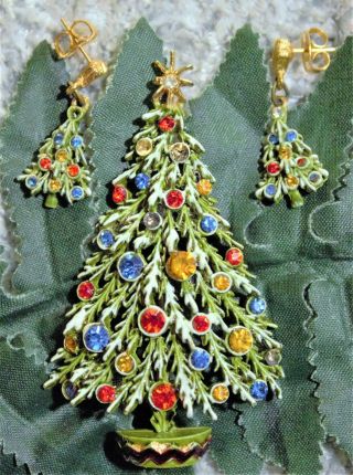 Vintage Snow Capped Christmas Tree Brooch And Earrings Set Signed Art