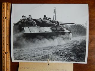 Ww2 Press Photo American Heavy Tank St Lo France Mine Danger Sign 7/24/44