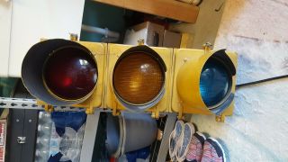 Vintage Yellow Traffic Light Signal 8 3/8 Lens & Light Sequencer