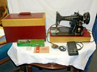 Vintage Singer Model 99 - 31 Sewing Machine With Case Accessories & Instructions
