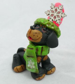 Santa Doxie Snowflake Dachshund Figurine Collectibles Black & Tan Dogs Xmas