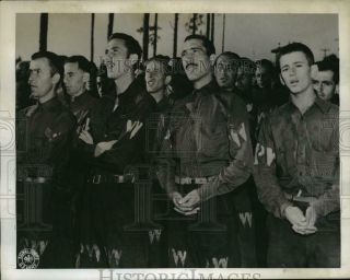 1943 Press Photo Italian Pows At Fort Benning Celebrate The End Of Hostilities