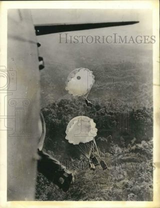 1943 Press Photo Supplies Dropped By Parachute To Troops In Burma,  World War Ii
