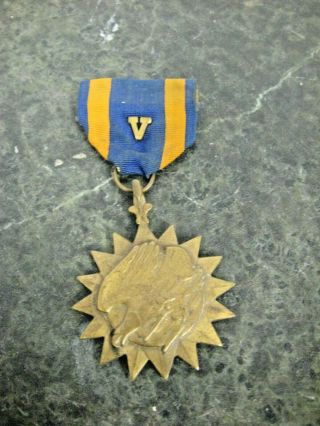Wwii Us Military Eagle Lightning Bolt Air Medal Ribbon Pin.