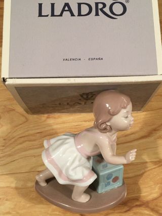 Lladro 06428 My First Step Baby Girl With Block Box