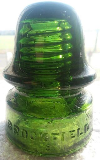 Exceptional Vnm Olive Green W/ Amber Cd 162 Brookfield Insulator