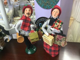 Byers Choice The Carolers Traveler Man And Woman Couple With Bags And Gifts 1999