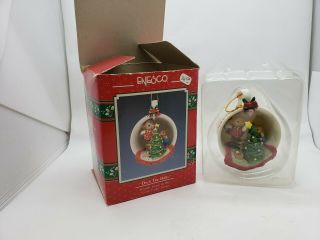 Enesco Treasury Of Christmas Ornaments " Deck The Halls " 4th Issue In " Cozy Cup "
