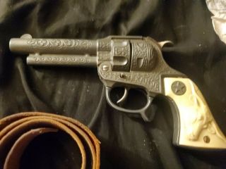 Vintage 1940’s Hubley Texan Jr Toy Cap Gun With Belt