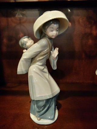 Lladro My Precious Bundle Asian Mother With Baby On Back 10.  5 " No Damage