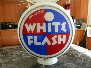 Vintage Rare Near Atlantic White Flash Gas Pump Milkglass Globe