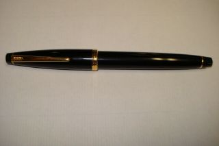 Cross 5 1/2 " Inch Black Plastic Gold Plated Fountain Pen Medium Nib