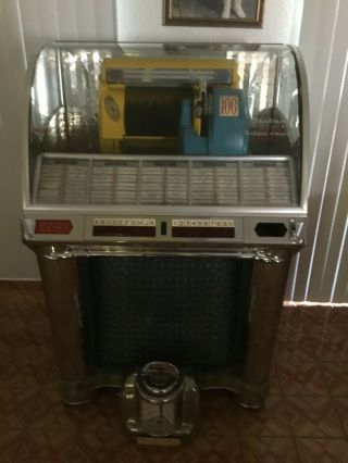 Seeburg Jukebox,  Select O Matic 100 J Model,  (fonzie) W/ Vintage Wall - O - Matic