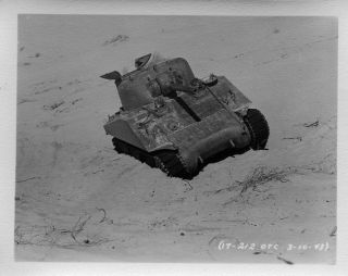 Wwii Photo Camp Seeley Us Army M4 Sherman Tank In Sand 3 Dtc 1943