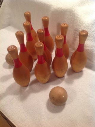 Vintage Skowhegan Duck Pins Wooden Bowling Set.