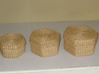 3 TIGHTLY WOVEN SWEETGRASS BASKETS WITH LIDS.  5 