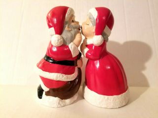 Ceramic Hand Painted Santa And Mrs Claus Kissing Christmas 7.  5 Inches