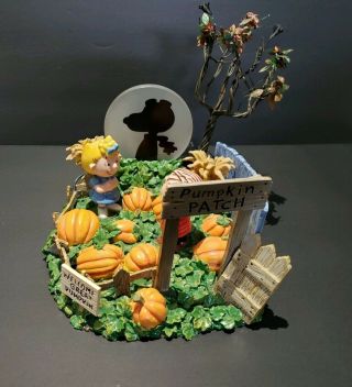 Dept 56 Peanuts IT ' S THE GREAT PUMPKIN Lit Scene with Snoopy Retired 56.  59095 2