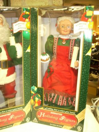 Vintage Telco Animated Lighted Mr and Mrs Claus Christmas Santa 3