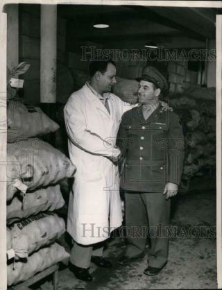 1944 Press Photo: Brushes With Death Help Equip Veteran For Useful Civilian Role