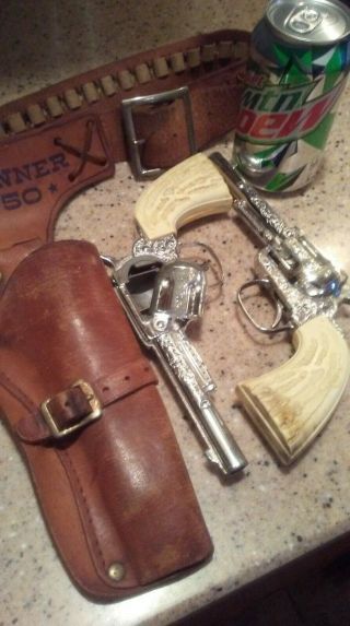Vintage Mattel Fanner 50 Leather Single Holster And 2 Wild West Toy Pistol 