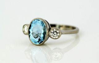 Vintage 18 Karat White Gold Ladies Three - Stone Ring with Aquamarine and Diamonds 3