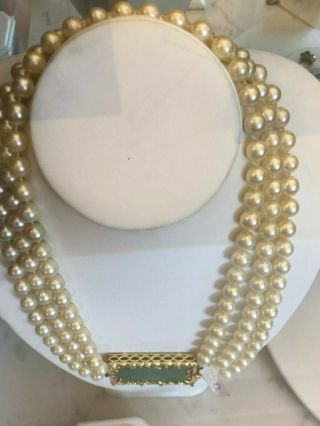 VINTAGE LADIES TRIPLE STRAND SOUTH SEA PEARL NECKLACE,  JADE & GOLD CLASP 3